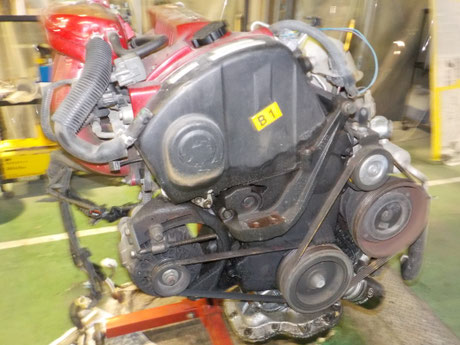 エンジンオイル漏れ修理 SW20