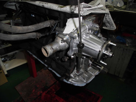 AE86トレノ　ウォーターポンプ組付け