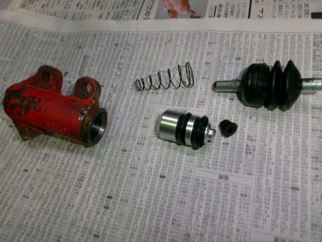 AW11 MR2 clutch release cylinder overhaul