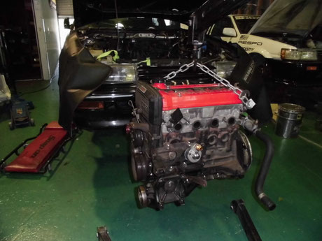 AE92エンジン取り付け