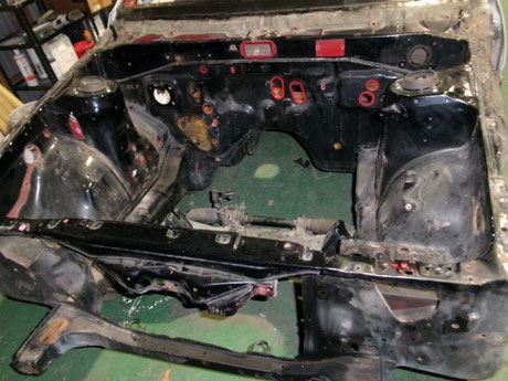 AE86 フルレストアボディ 製作中