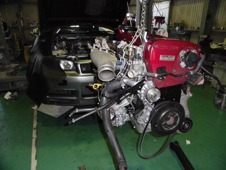 ＢＮＲ３４　ＲＢ２６エンジン