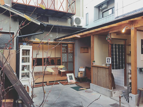 素敵な外観のGood Time Coffee