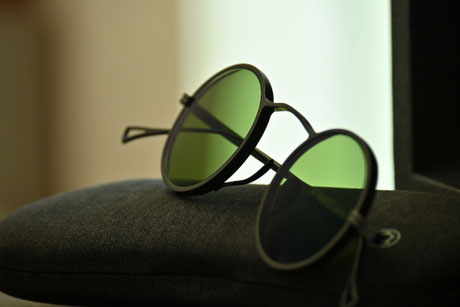◎フレーム：KameManNen / KMN-9505　◎レンズ：TALEX / AIRY GREEN
