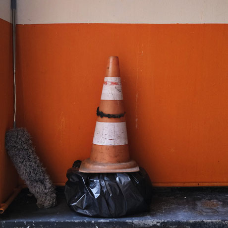 Fotografiwelten, Urban, Stadtraum, Stillleben, Straßburg, Orange, Verkehr,