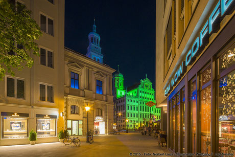 Illumination Stadt Augsburg - Rathaus Pow Wow - "Augsburg strahlt" Stadtillumination Augsburg 05.08. bis 09.08.2015 © 2015 - Foto: Norbert Liesz / Illumination: Wolfgang F. Lightmaster