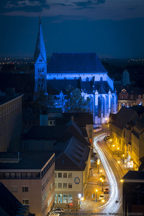 Illumination Stadt Augsburg - Hoher Dom zu Augsburg - "Augsburg strahlt" Stadtillumination Augsburg 05.08. bis 09.08.2015 © 2015 - Foto: Norbert Liesz / Illumination: Wolfgang F. Lightmaster