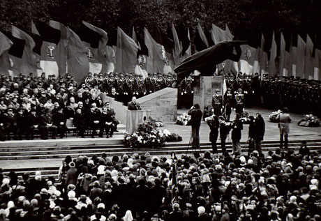 Einweihung des Denkmals 1968, Foto: FHXB Museum