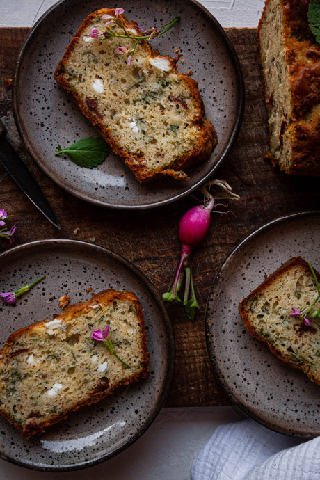 recette anti gaspi cake de fanes de radis feta tomates séchées