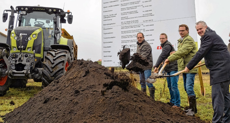 Erster Spatenstich: (v. l.) Nils Maßmann, Matthias Schulz, Nicolaus Hottendorff und Jan Nachtwey.