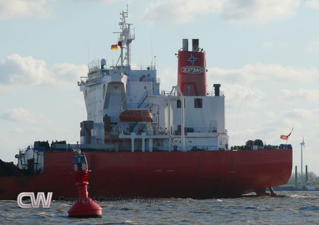Wie schon bei ihrem Schwesterschiff, blieb auch der hintere Aufbau den ZHEN HUA 26 gegenüber ihrer Zeit als Tanker unverändert.