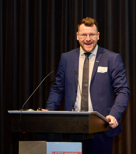 Reinhard Bodner begrüßt die Teilnehmer:innen mit einem Vortrag bei der Generalversammlung 2025.