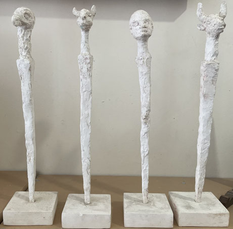 Claude TORRICINI, platre signée et daté hauteur 38 cm , expose à la galerie agnes thiebault paris 