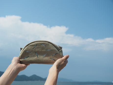 瀬戸内海とオリーブ帆布