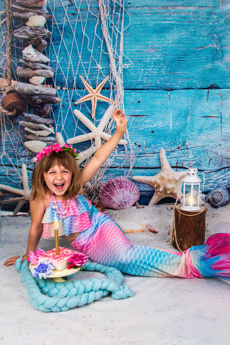 Cake smash met zee attributen in cake smash shoot