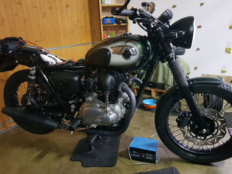 Kawasaki W800 auf 855ccm Abstimmung Powercommander 5 auf dem Prüfstand 