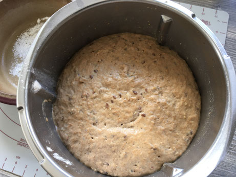 Teig im Mixtopf vom Thermomix