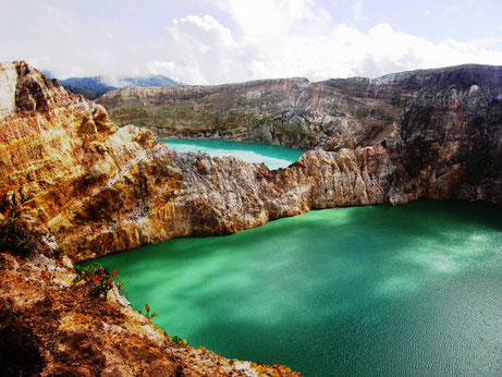 Veel kleuren meer van de Kelimutu vulkaan op midden Flores in Indonesie