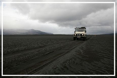 Reisefotogra-Juergen-Sedlmayr-Island-Land-Rover-206