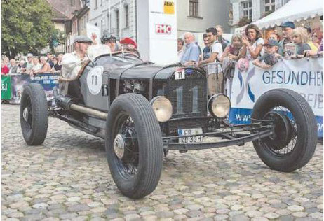 Nicht auf der Strecke bei der Oldtimer-Rallye, aber bei der Raritätenschau an Start und Ziel beim Restaurant Seeterrasse zu sehen: Der Ford-Rennwagen von 1930