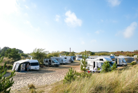 Reisemobile auf dem Campingplatz Dünencamping Amrum