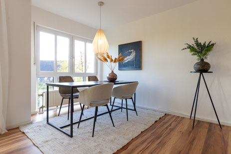 Home Staging Pizzuto für Immobilien Präsentation und Aufwerten von Immobilien für den Verkauf  in Düssedorf Erkrath in NRW. Home Staging Expertin IHK und DGHR in Deutschland