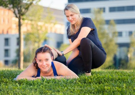 Personal Training auf Wiese