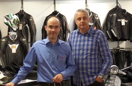 Markus Kahl (links) im Gespräch mit Josef Morat von Dainese.