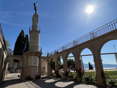 Innenhof des Hauses von Gabriele D'Annunzio im "Il Vittoriale degli Italiani"