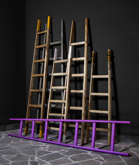 Collezione scale a pioli in legno per arredamento e decorazione di interni