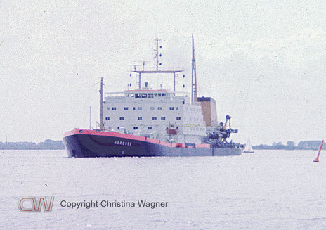 Hopperbagger Nordsee auf der Elbe