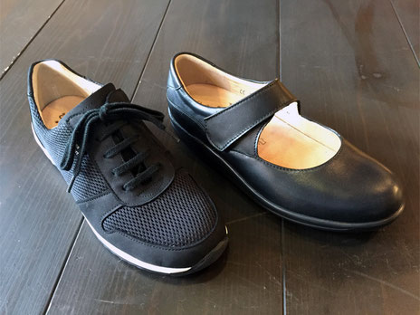 FinnComfort 左・SIDONIA(別注品) 右・HIBIYA