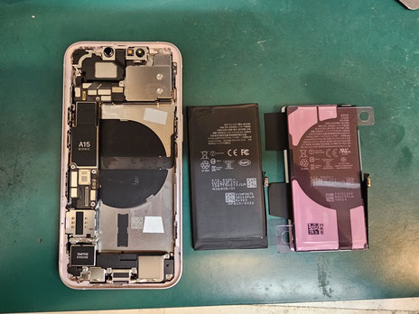 非正規修理でバッテリ固定不足のiPhone12mini
