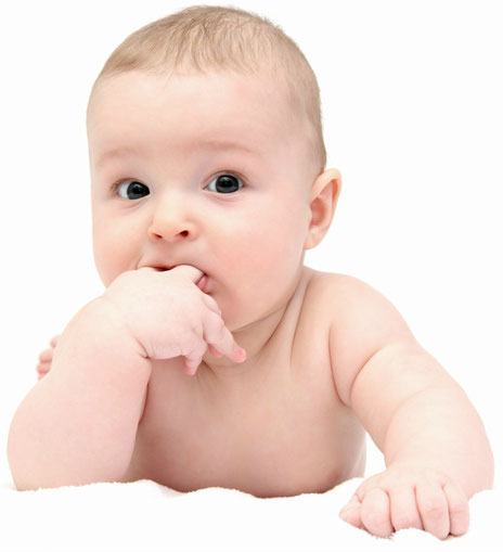 Hat Ihr Baby Schmerzen beim Zahnen? Hier erfahren Sie vom Zahnarzt, was am besten dagegen hilft! (© Nik - Fotolia.com)