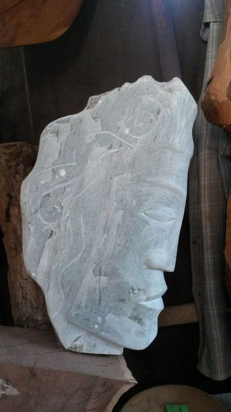 Skulptur aus grüner Chinesischer Speckstein (im Entstehen)