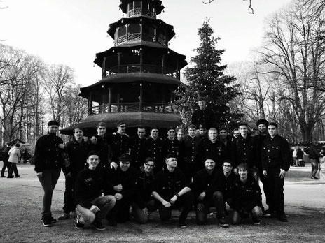 © Mona Geyer, Auszubildende im 2. Lehrjahr, Kaminkehrer, Städtische Berufsschule für das Spenglerhandwerk, Umwelt- und Versorgungstechnik, München