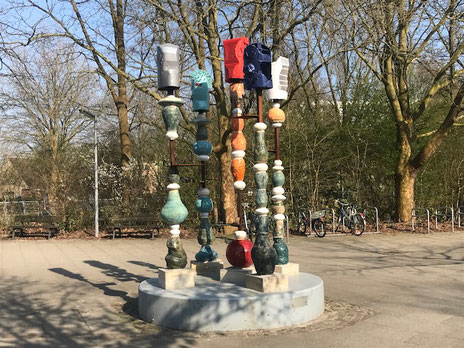 "Vom Kommen und Gehen" Skulptur in Bremen-Kattenturm