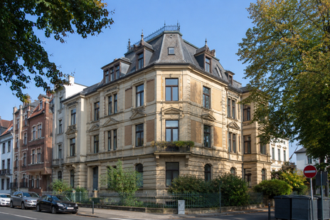 Denkmalgeschützte Stadtvilla in Darmstadt – historische Immobilie mit spezieller Gebäudeversicherung für Denkmalschutz und Altbauten.