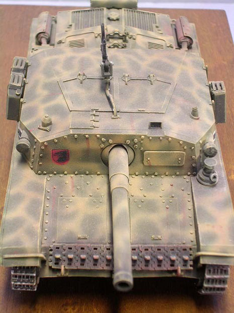 Die Frontpanzerung betrug bis zu 75mm, was in der Regel für die Geschosse der Allierten ausreichte.