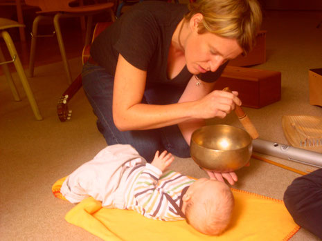 Musiktherapie mit Kindern und Erwachsenen