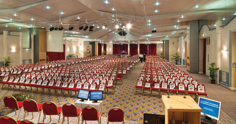 Le salon Adenauer, lieu d'assemblée extraordinaire et de spectacles