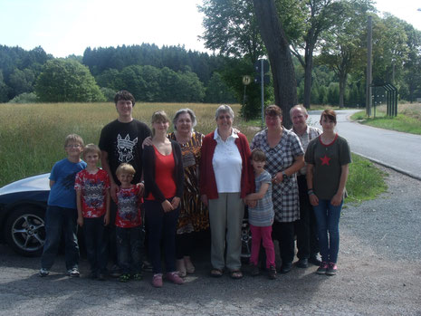 Kurz vor unserer Abreise aus Rodewisch, ein Bild mit der gesamten Familie, Irene Elbers und GvdBurg - der Reisebericht folgt noch