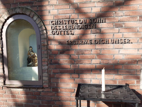 Hier können ab sofort jeden Sonntag Nachmittag Gebete gesprochen und Kerzen entzündet werden. Foto: Christa Scholten-Herbst