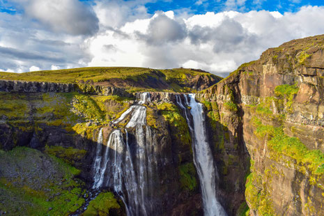Ein Ausflug zum beeindruckenden 198 Meter hohen Wasserfall ist zu jeder Jahreszeit ein traumhaftes Erlebnis - (c) globe-city-guide