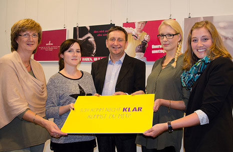 ©BSZW Foto: Birgit Ostens (SKF), Sophie Cassens (Mediengestalterin), Bernd Dittrich (BSZW), Diana Driftmeier (Mediengestalterin), Kathrin Wübker(Fachlehrerin BSZW)