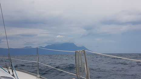 Athos hüllt sich in Wolken