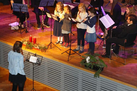 Die Blöckflötenkinder beim Jugendkonzert 2018 - Leitung: Simone Zotz