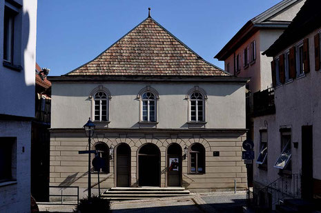 Die Fassade der Synagoge in Hechingen von der Synagogenstraße aus, von Nordwest, Foto: Manuel Werner, alle Rechte vorbehalten!