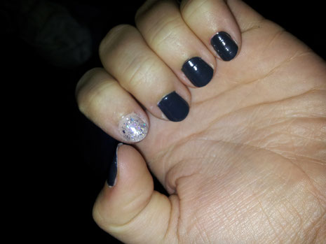 Meine Nägel 8) Dunkel Grau - kein Schwarz