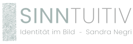 Logo Sinntuitiv - Sandra Negri - Identität im Bild